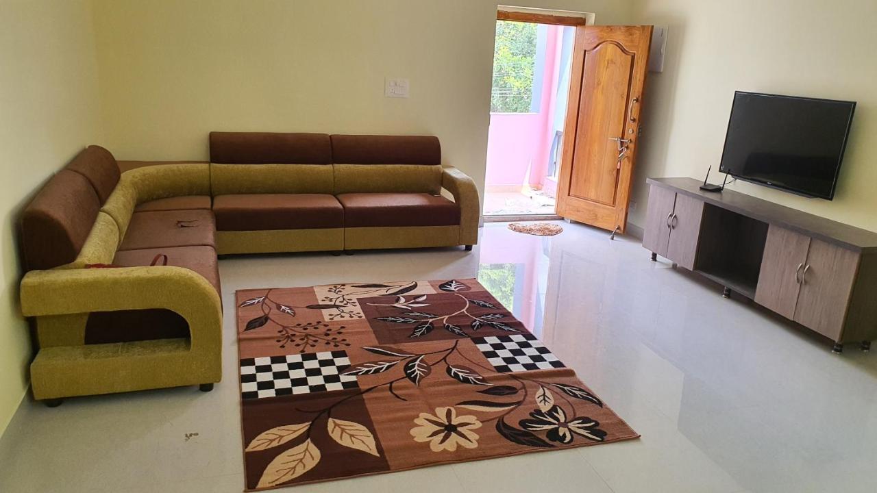 Tirupati Homestay - 2Bhk Ac Family Apartments Near Alipiri And Kapilatheertham - Walk To A2B Veg Restaurant - Wifi - Android Tv - Easy Access To Tirumala Exterior foto