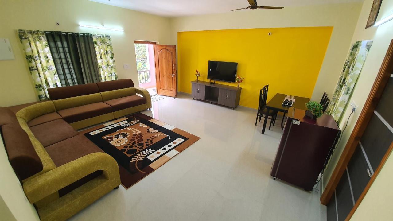 Tirupati Homestay - 2Bhk Ac Family Apartments Near Alipiri And Kapilatheertham - Walk To A2B Veg Restaurant - Wifi - Android Tv - Easy Access To Tirumala Exterior foto